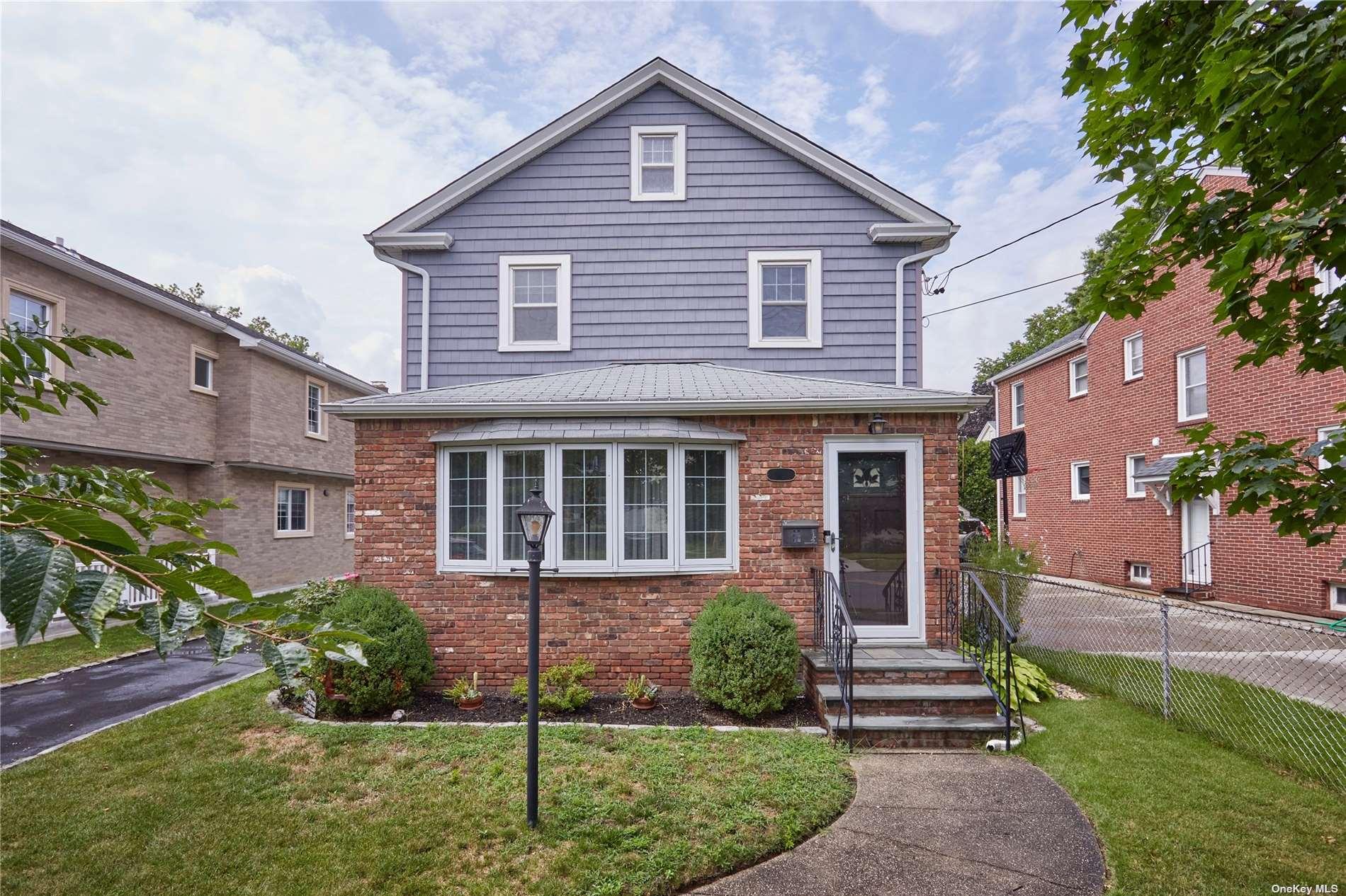 193 Lowell, 3568351, Floral Park, Single Family Residence,  for sale, Christopher Andron, ANDRON REALTY GROUP
